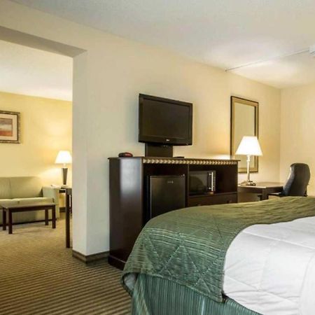 Quality Inn & Suites Greenville - Haywood Mall Exteriör bild