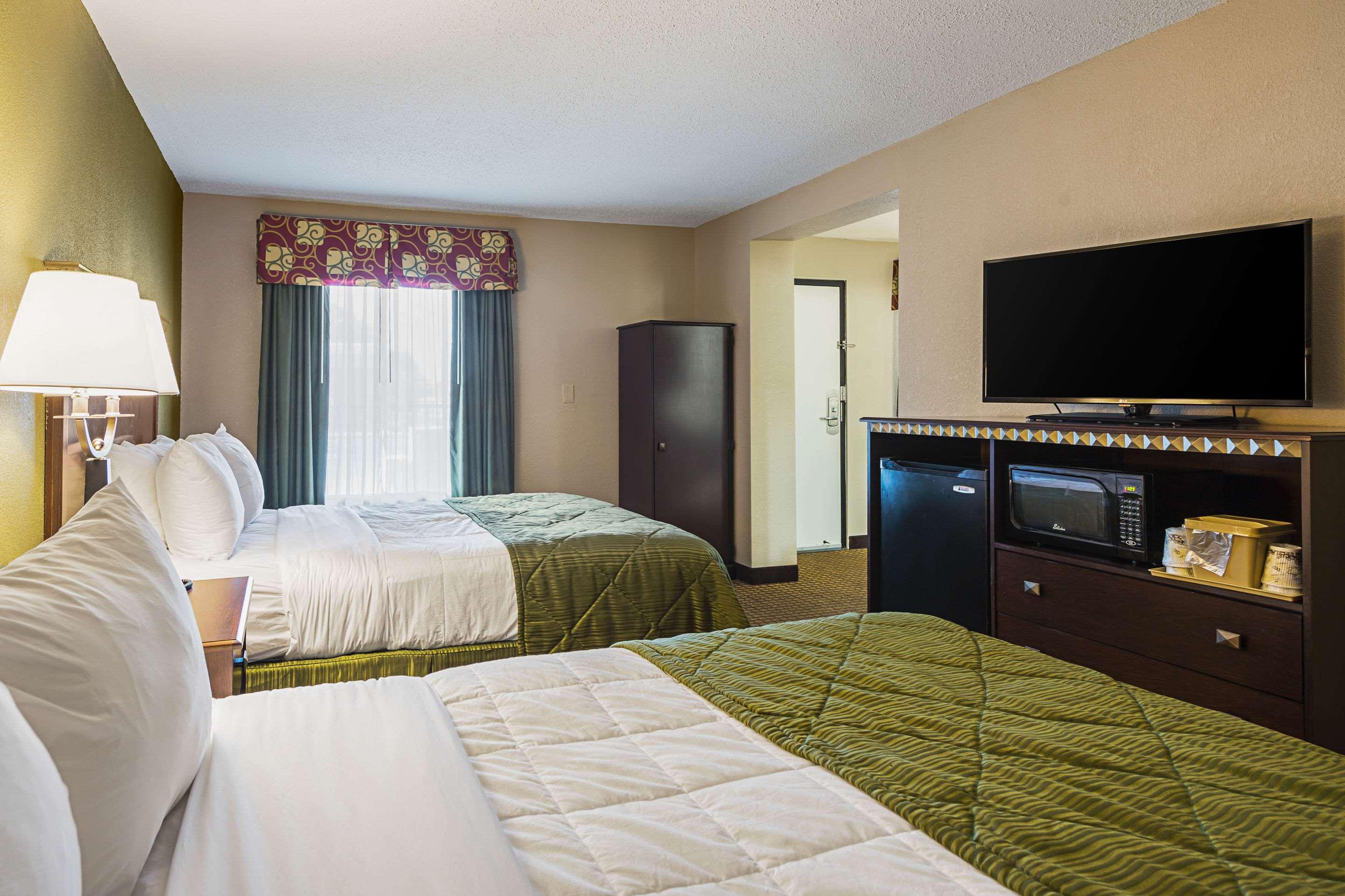 Quality Inn & Suites Greenville - Haywood Mall Exteriör bild