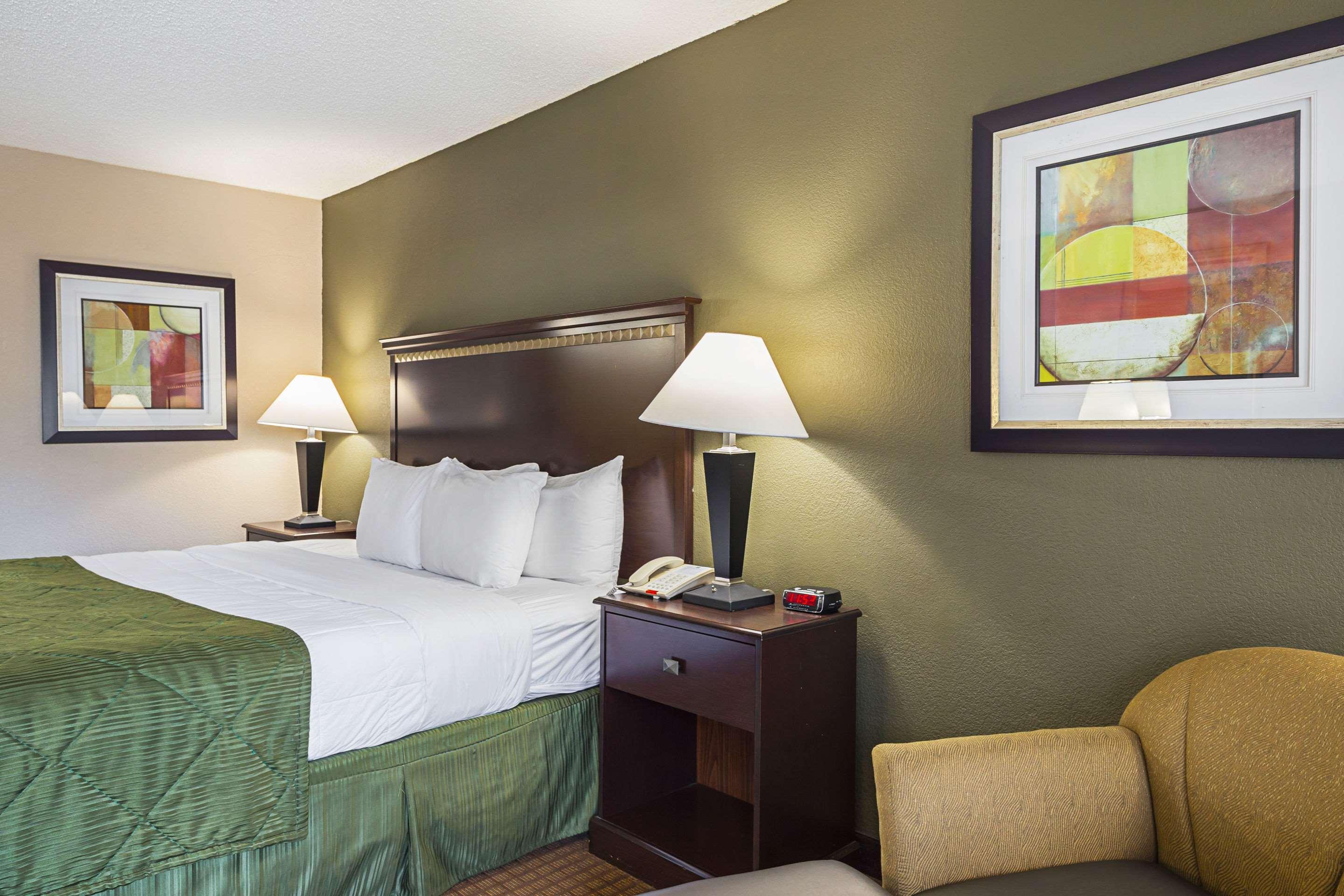 Quality Inn & Suites Greenville - Haywood Mall Exteriör bild