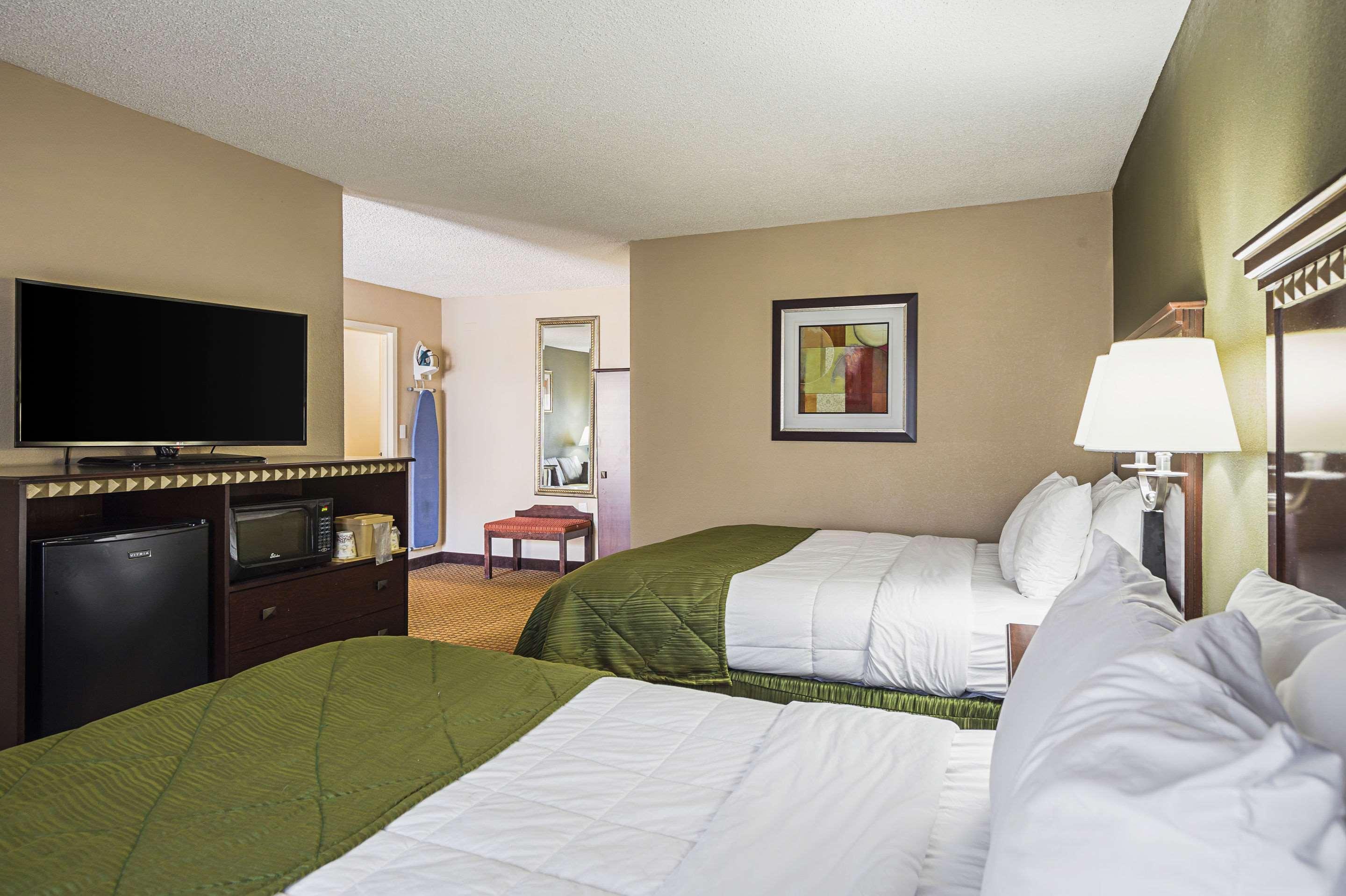 Quality Inn & Suites Greenville - Haywood Mall Exteriör bild