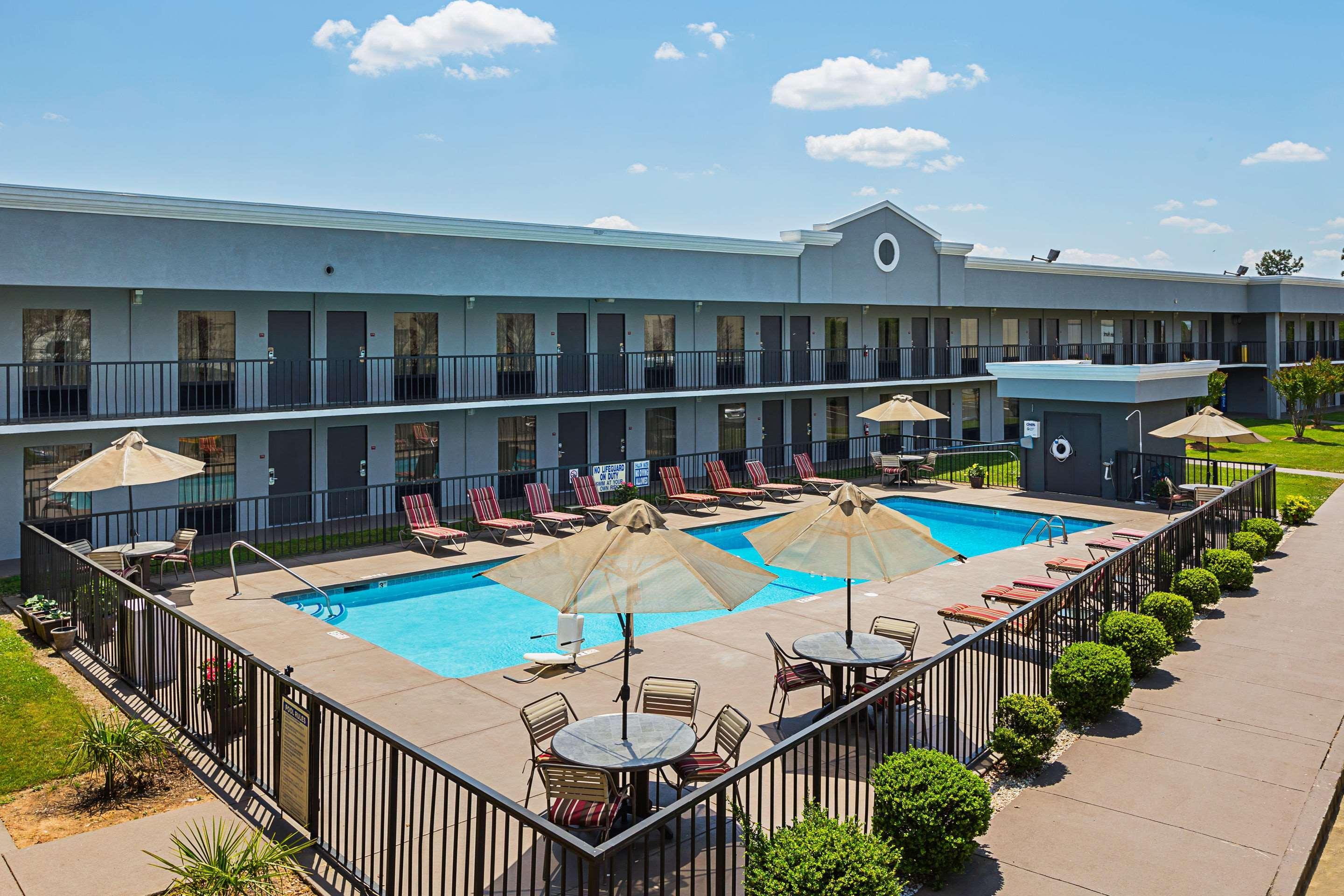 Quality Inn & Suites Greenville - Haywood Mall Exteriör bild