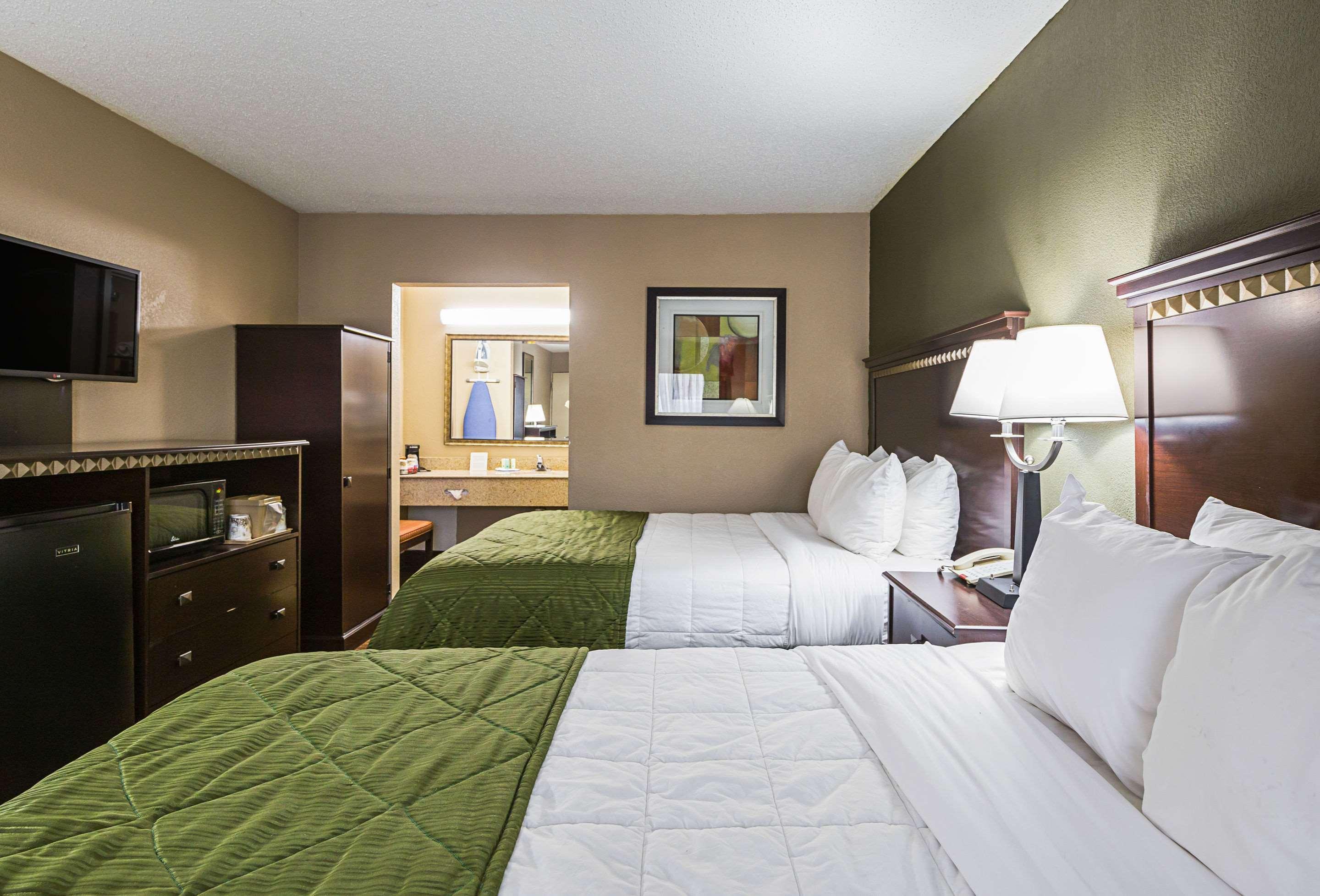 Quality Inn & Suites Greenville - Haywood Mall Exteriör bild
