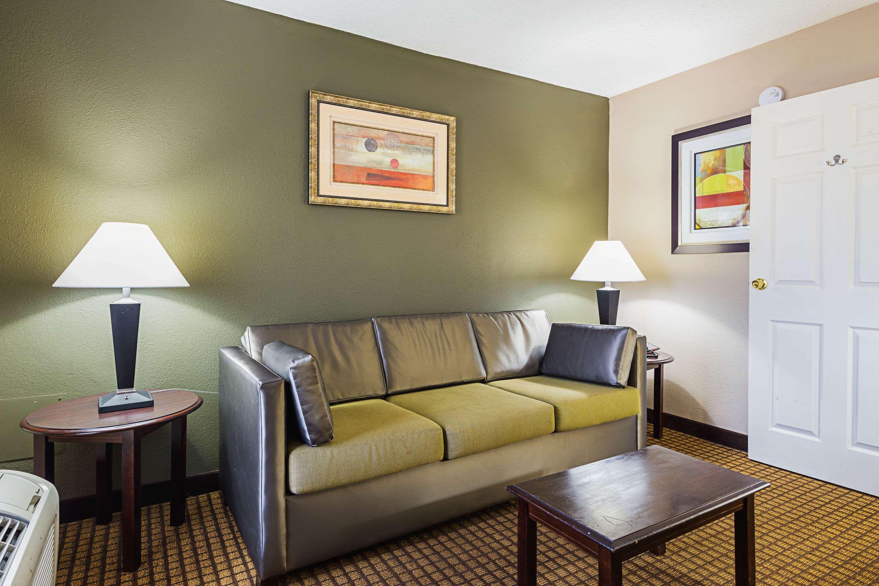 Quality Inn & Suites Greenville - Haywood Mall Exteriör bild