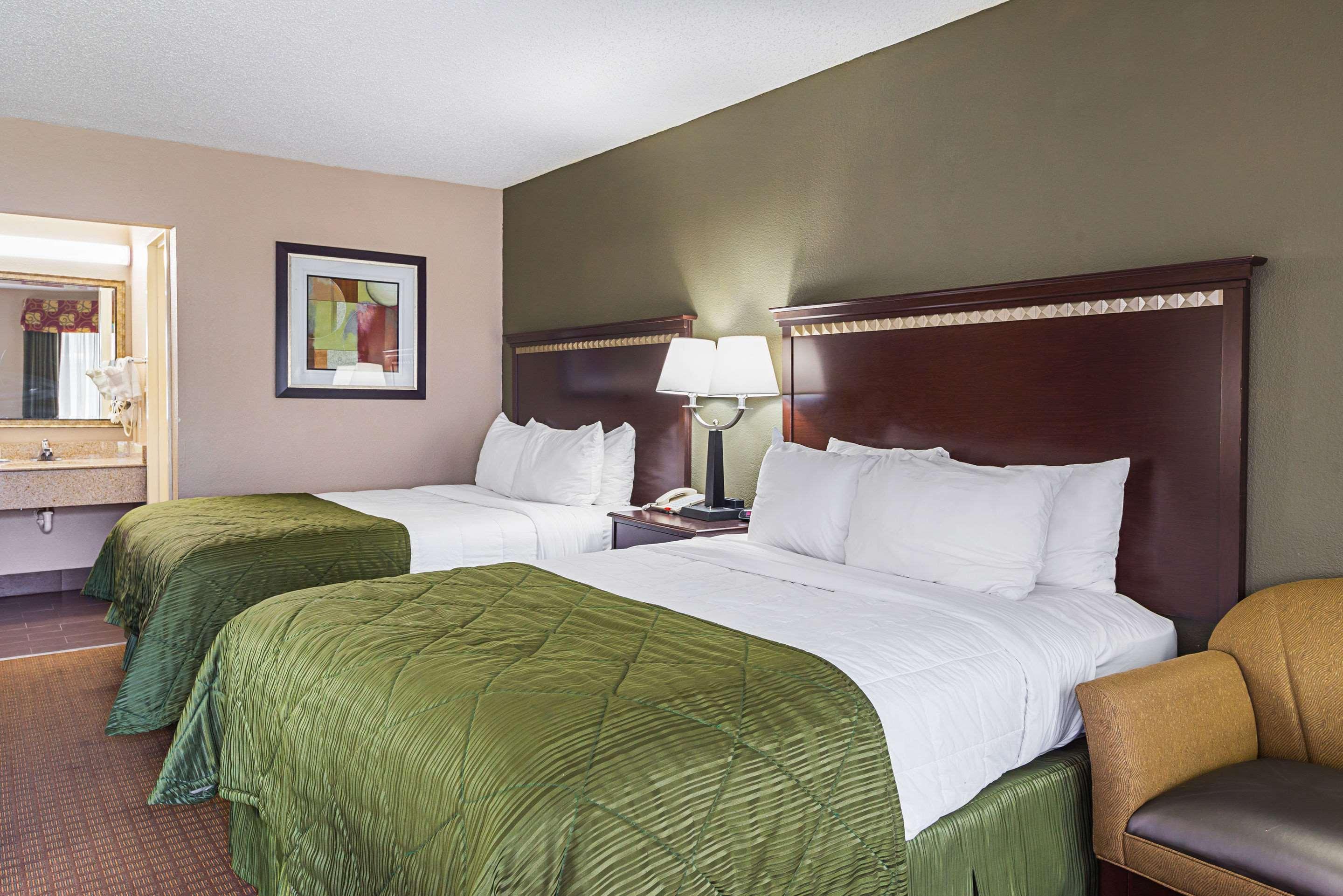 Quality Inn & Suites Greenville - Haywood Mall Exteriör bild
