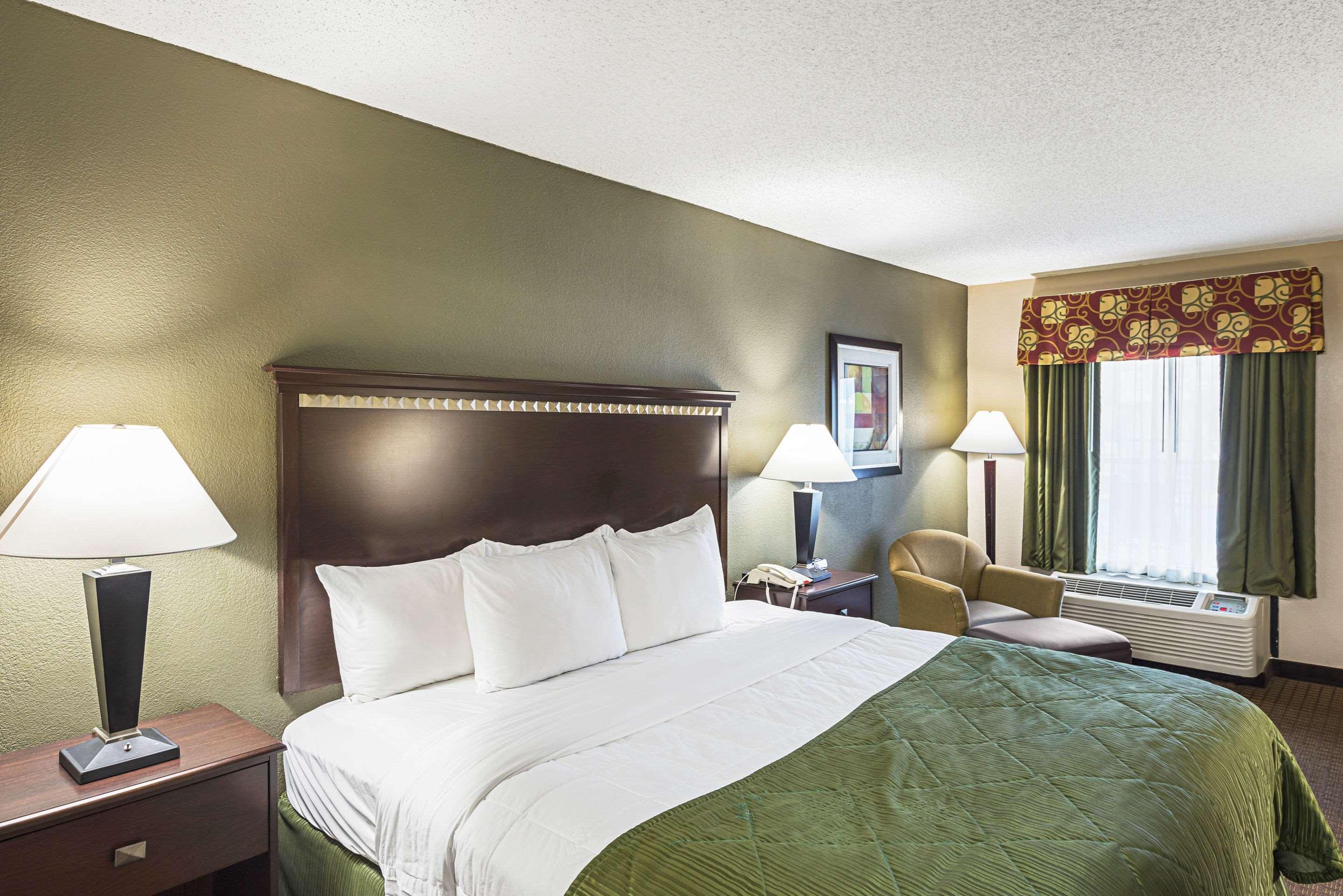 Quality Inn & Suites Greenville - Haywood Mall Exteriör bild
