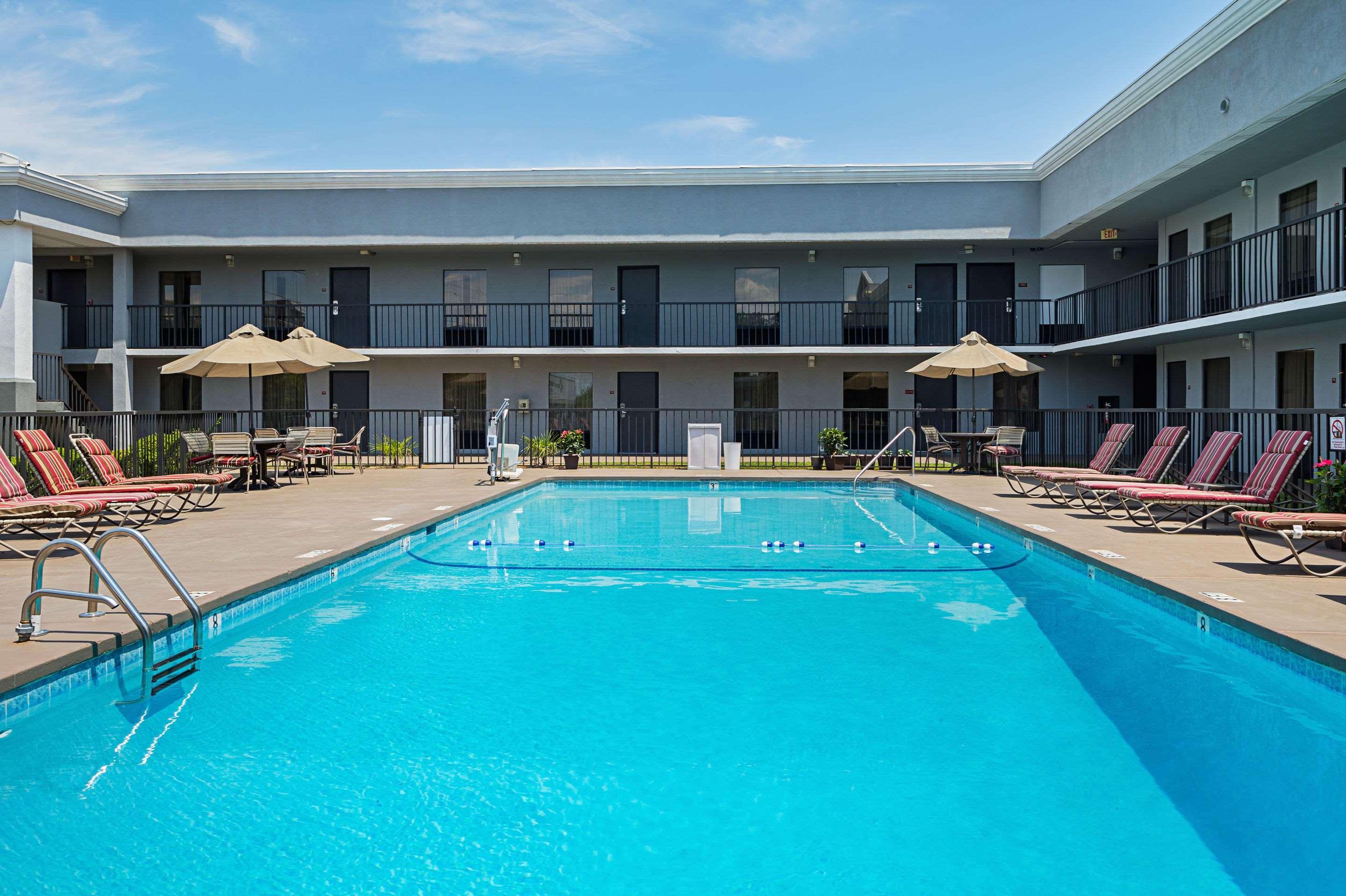 Quality Inn & Suites Greenville - Haywood Mall Exteriör bild