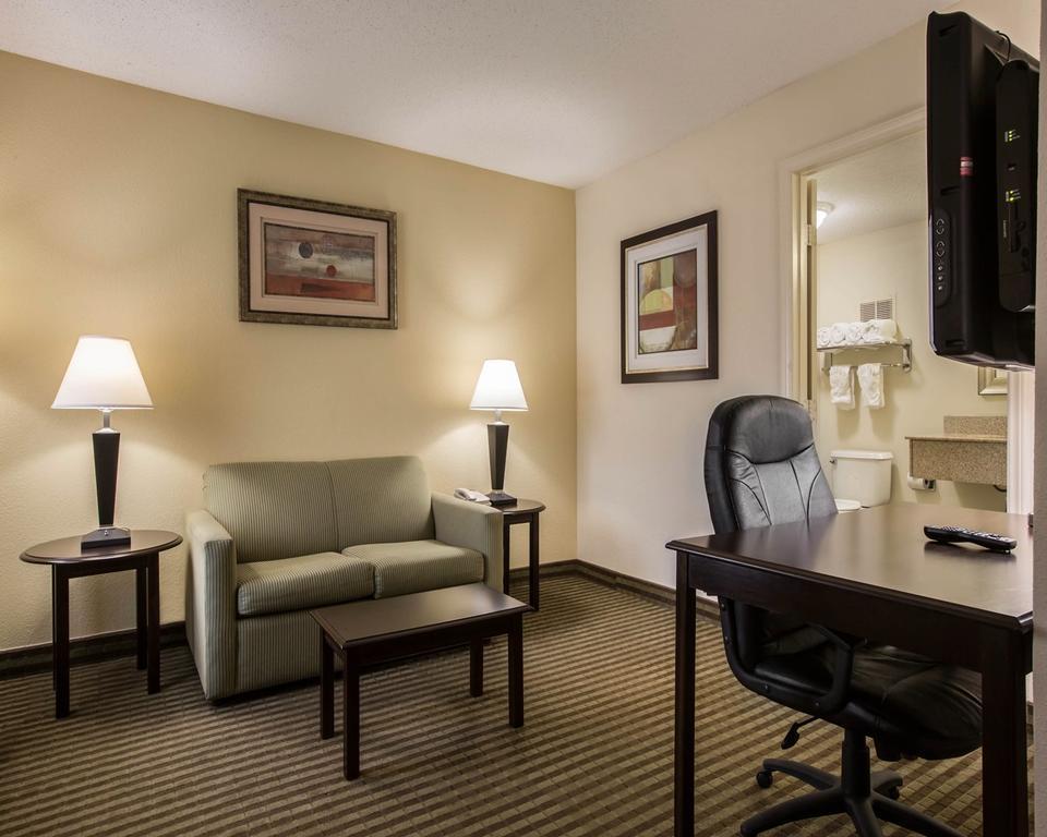 Quality Inn & Suites Greenville - Haywood Mall Exteriör bild