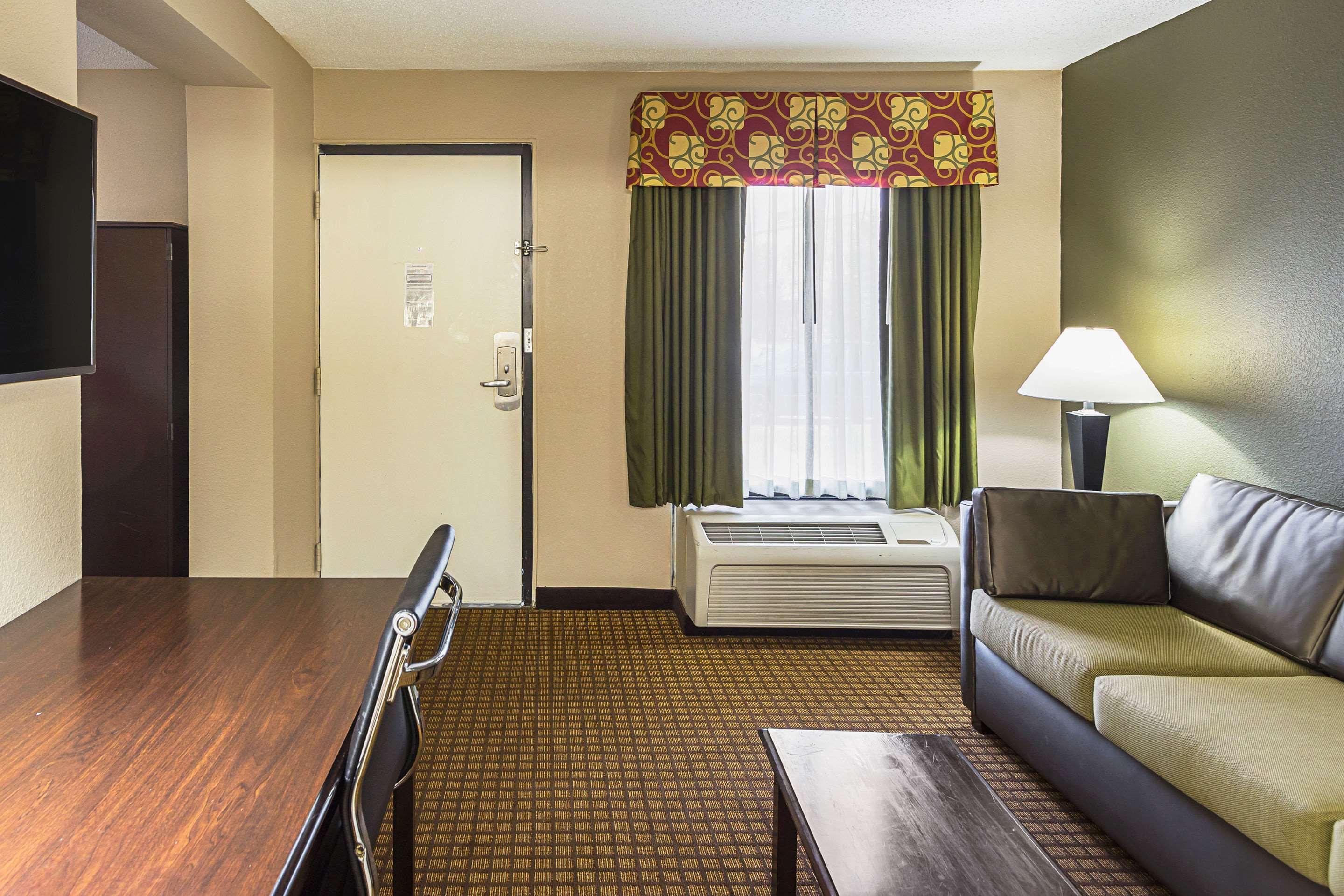 Quality Inn & Suites Greenville - Haywood Mall Exteriör bild
