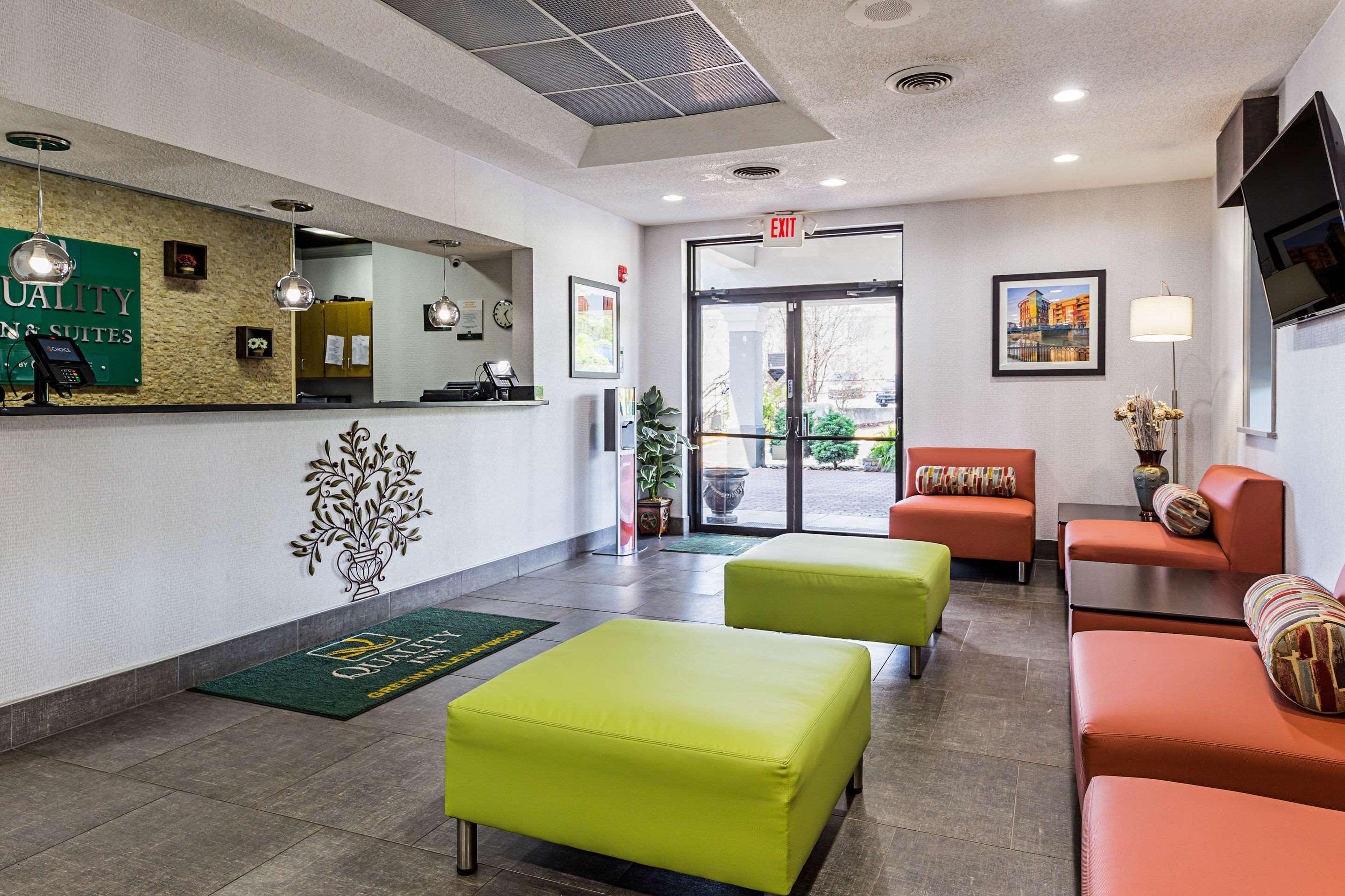 Quality Inn & Suites Greenville - Haywood Mall Exteriör bild