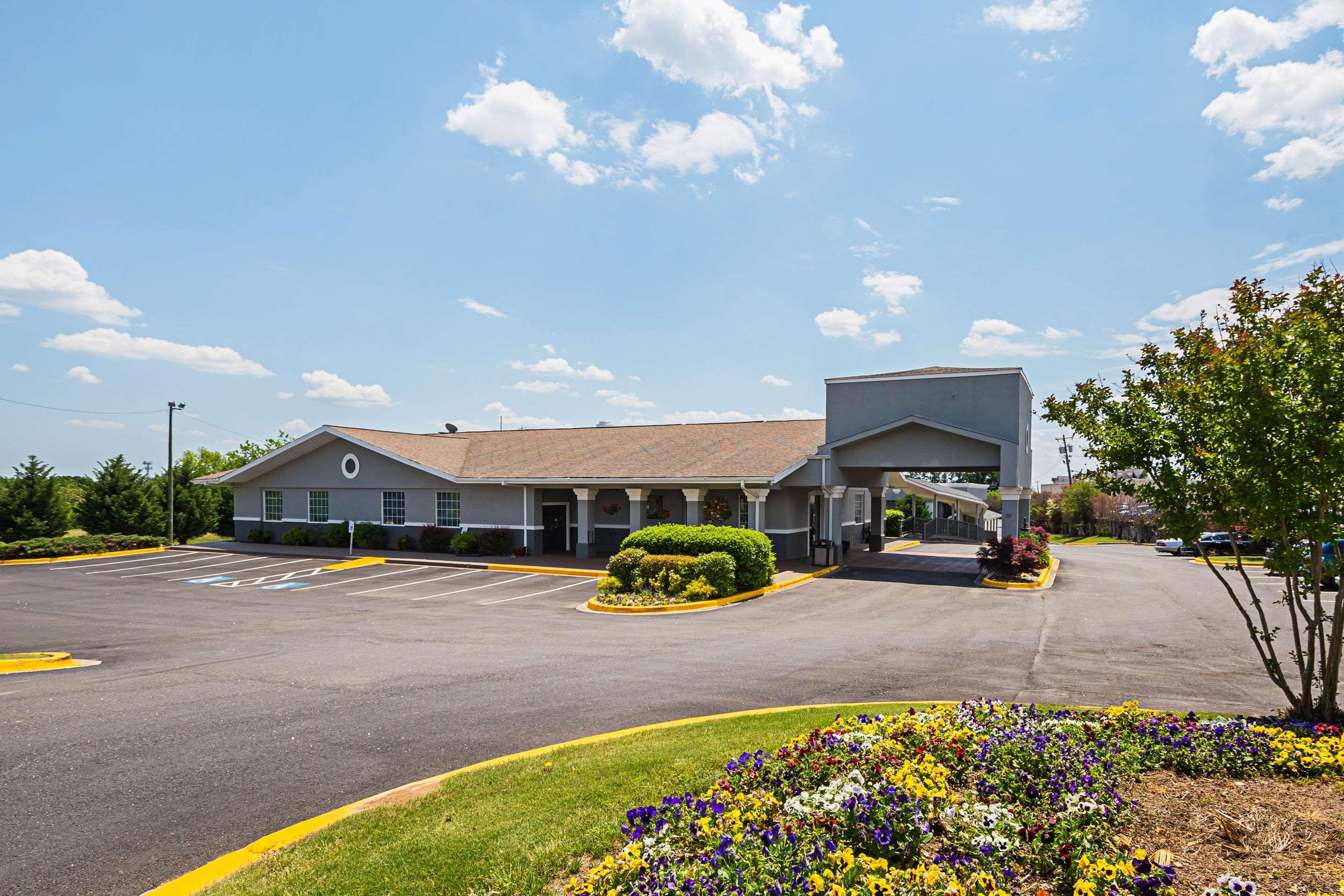 Quality Inn & Suites Greenville - Haywood Mall Exteriör bild