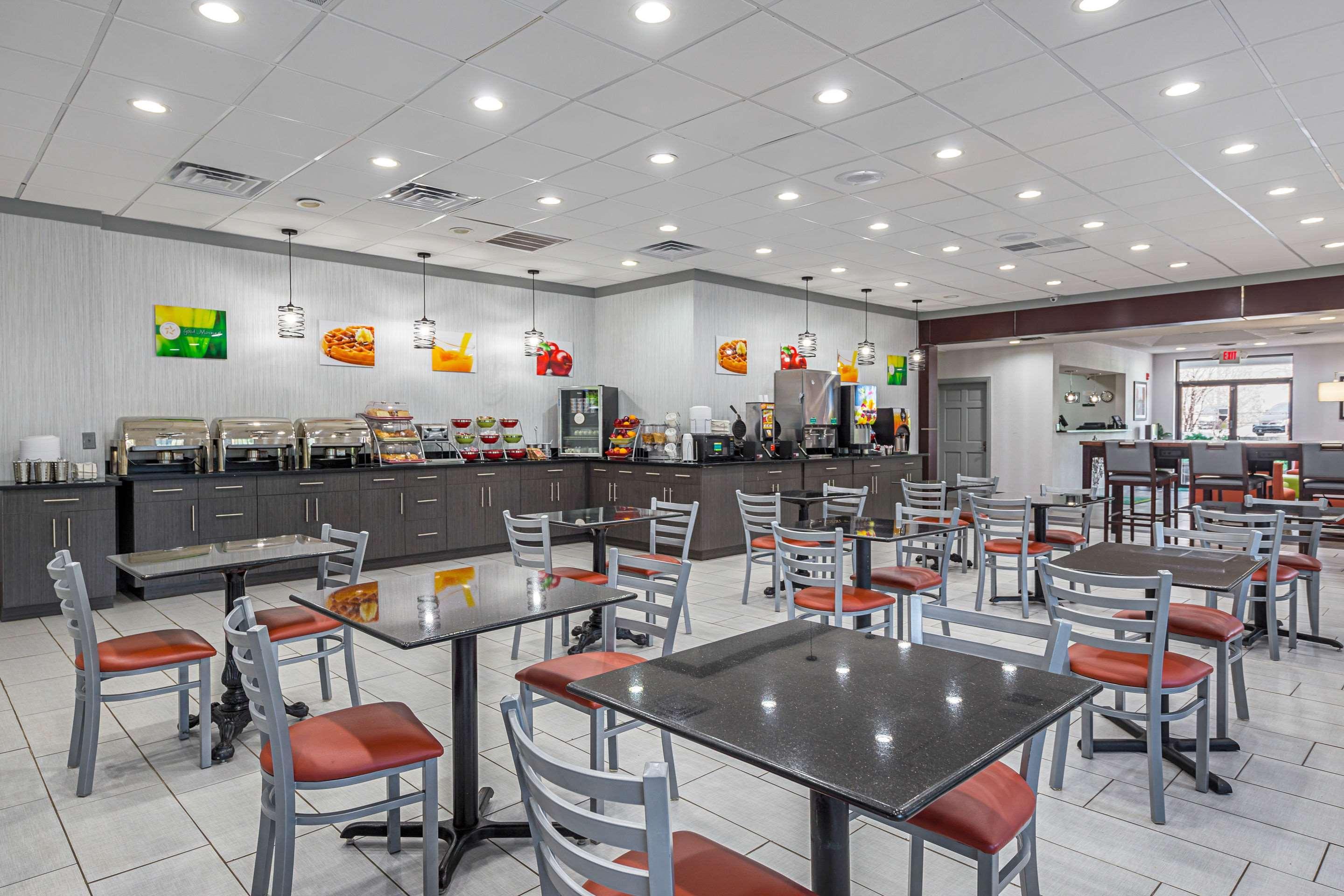 Quality Inn & Suites Greenville - Haywood Mall Exteriör bild