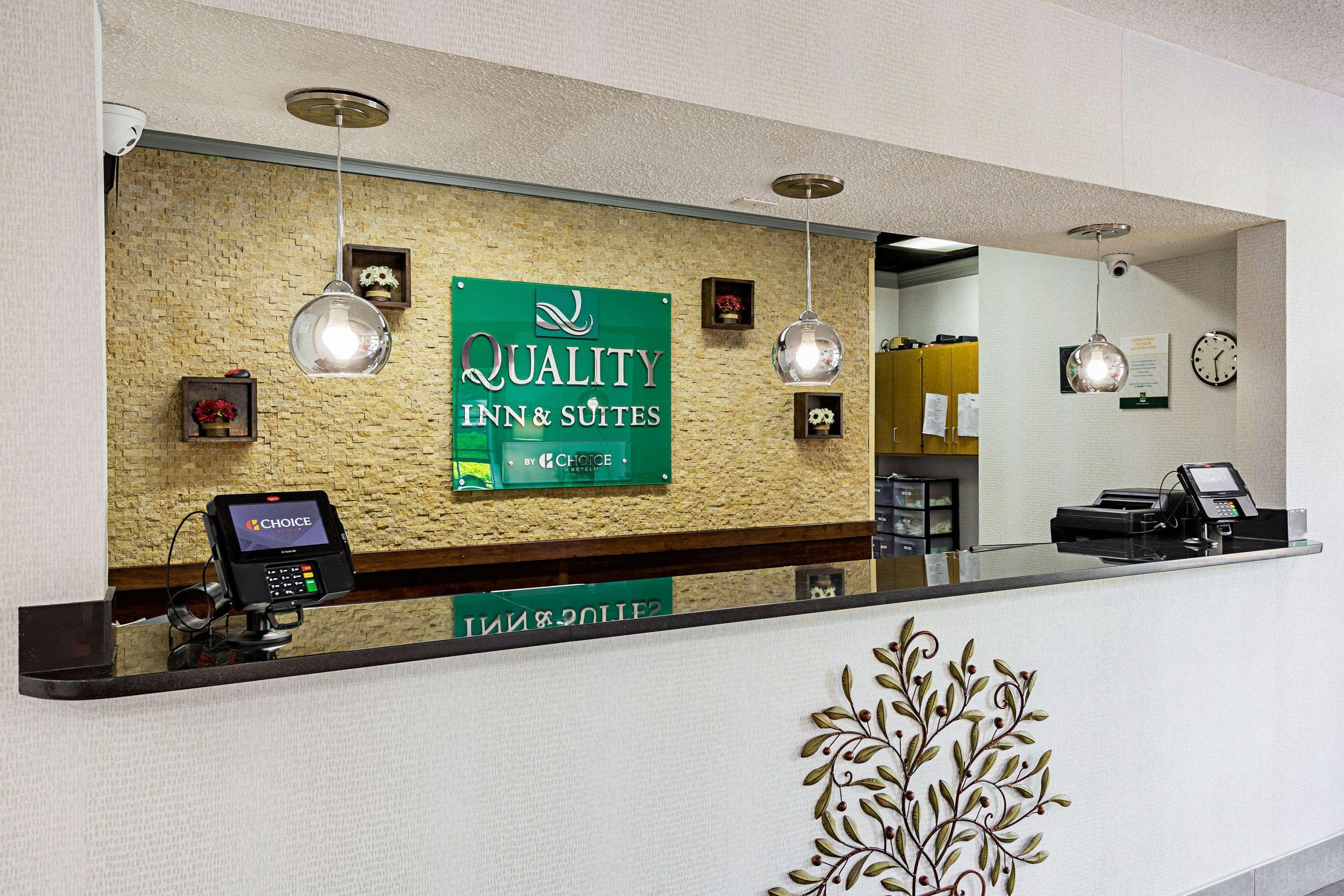 Quality Inn & Suites Greenville - Haywood Mall Exteriör bild