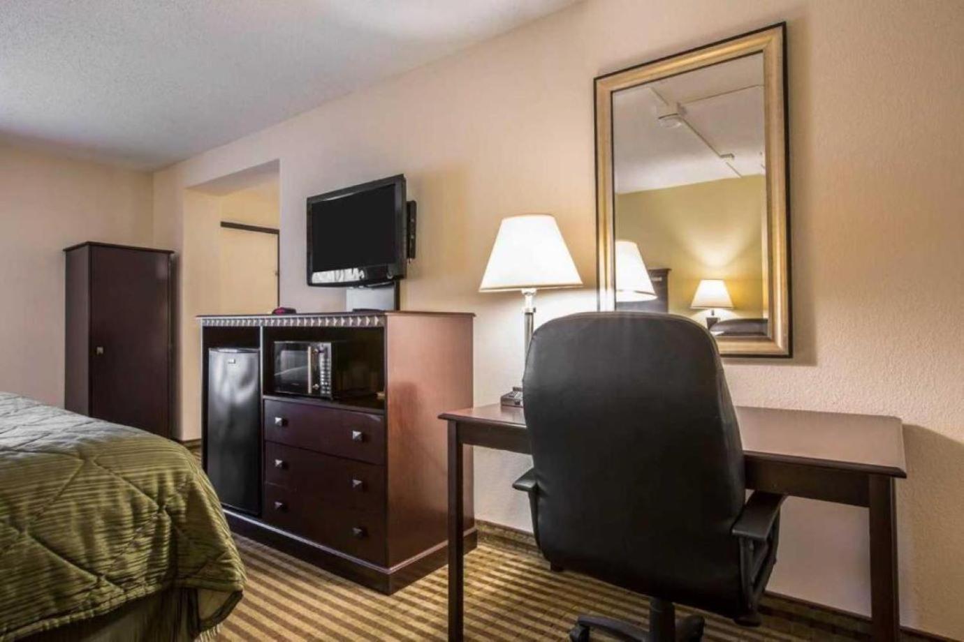 Quality Inn & Suites Greenville - Haywood Mall Exteriör bild