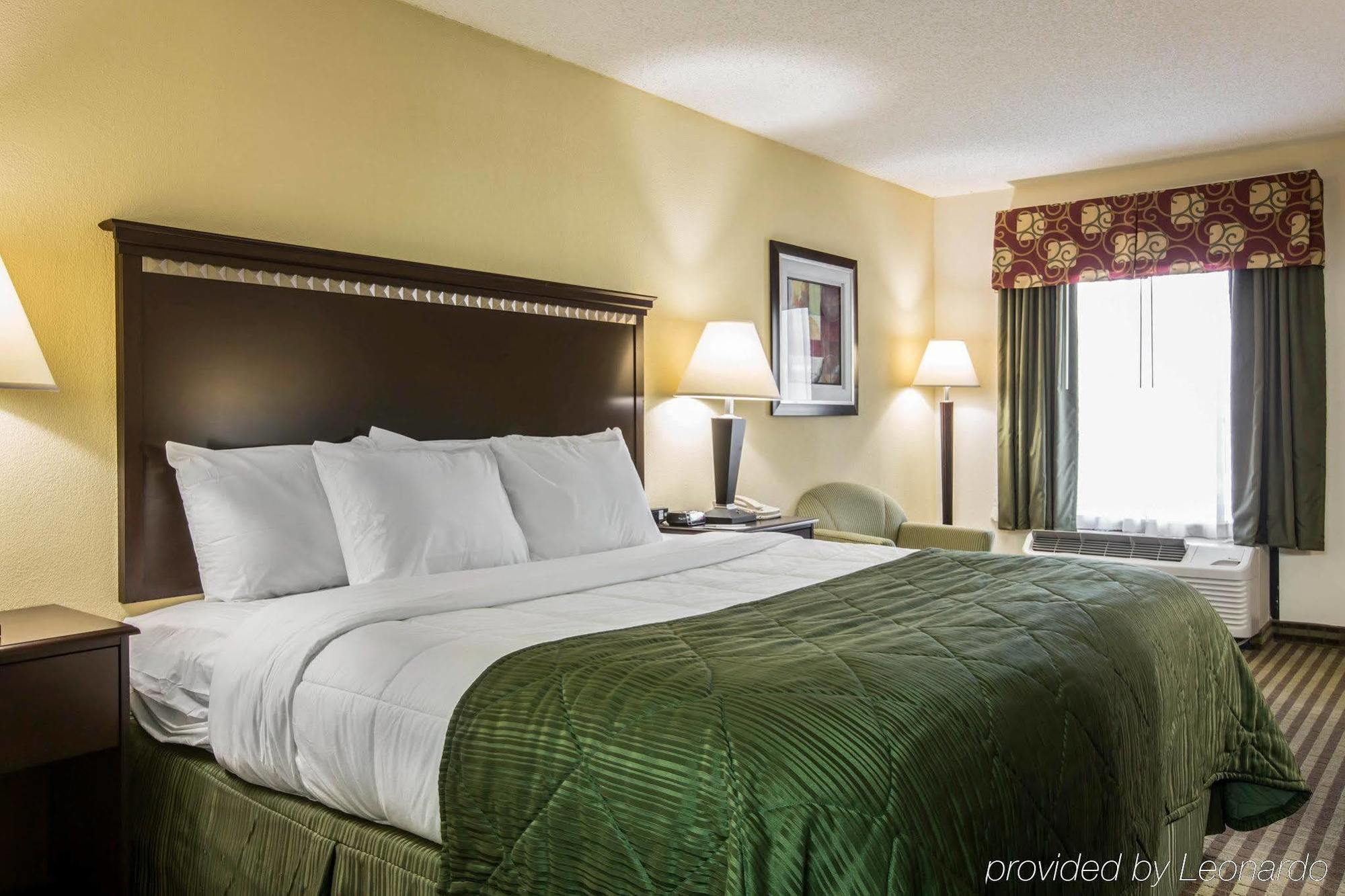 Quality Inn & Suites Greenville - Haywood Mall Exteriör bild