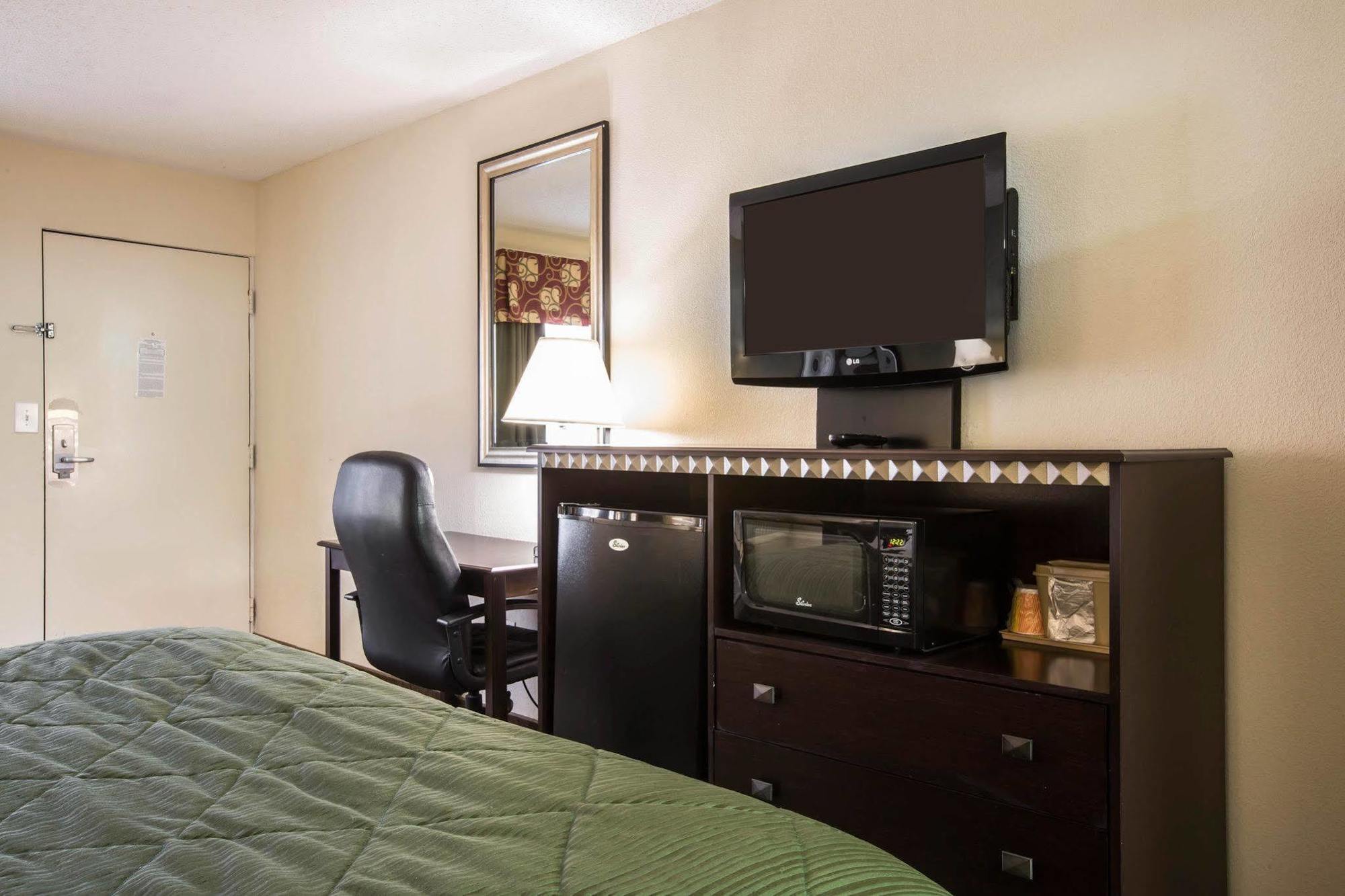 Quality Inn & Suites Greenville - Haywood Mall Exteriör bild