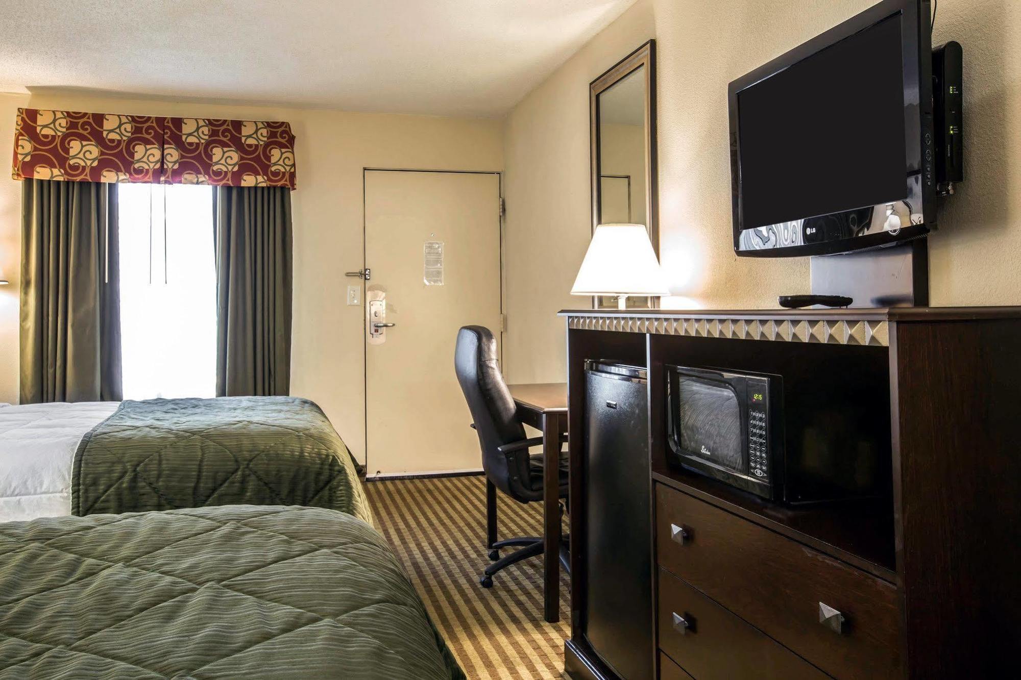 Quality Inn & Suites Greenville - Haywood Mall Exteriör bild